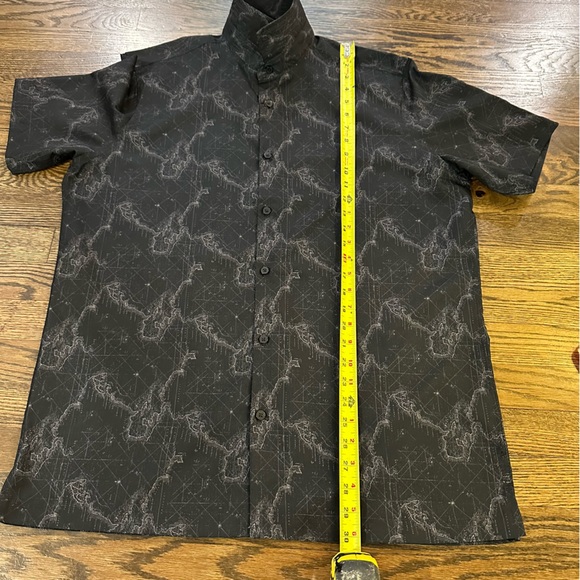 Men L abstract print short sleeve top button up black - Picture 6 of 10